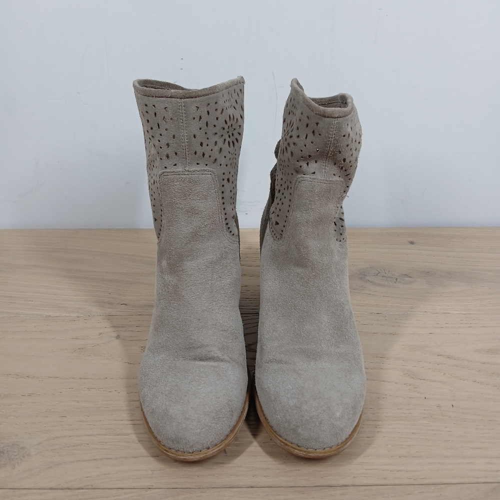 Crown Vintage Taupe Leather Perforated Foldover Block Heel‎ Ankle Boots 1506 - Picture 7 of 11